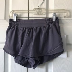 Lululemon Hotty Hot Short 2.5